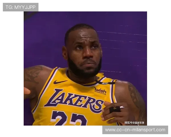 詹姆斯在赛事间隙穿起厨师帽下厨，视频走红