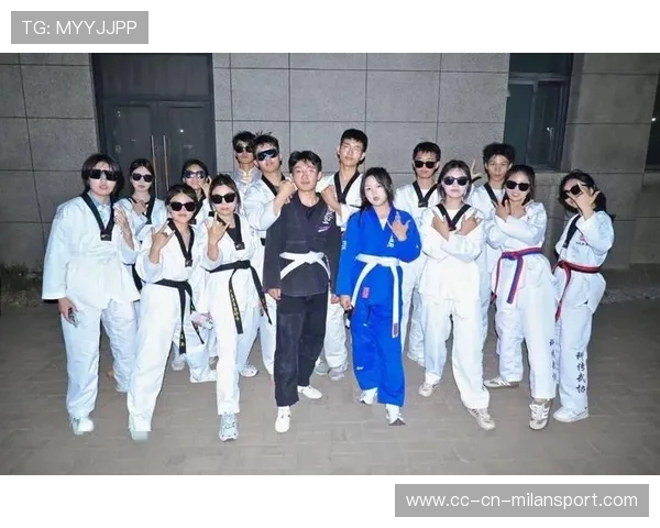 道馆柔术黑带少年连赢十人，武馆门口排起长队